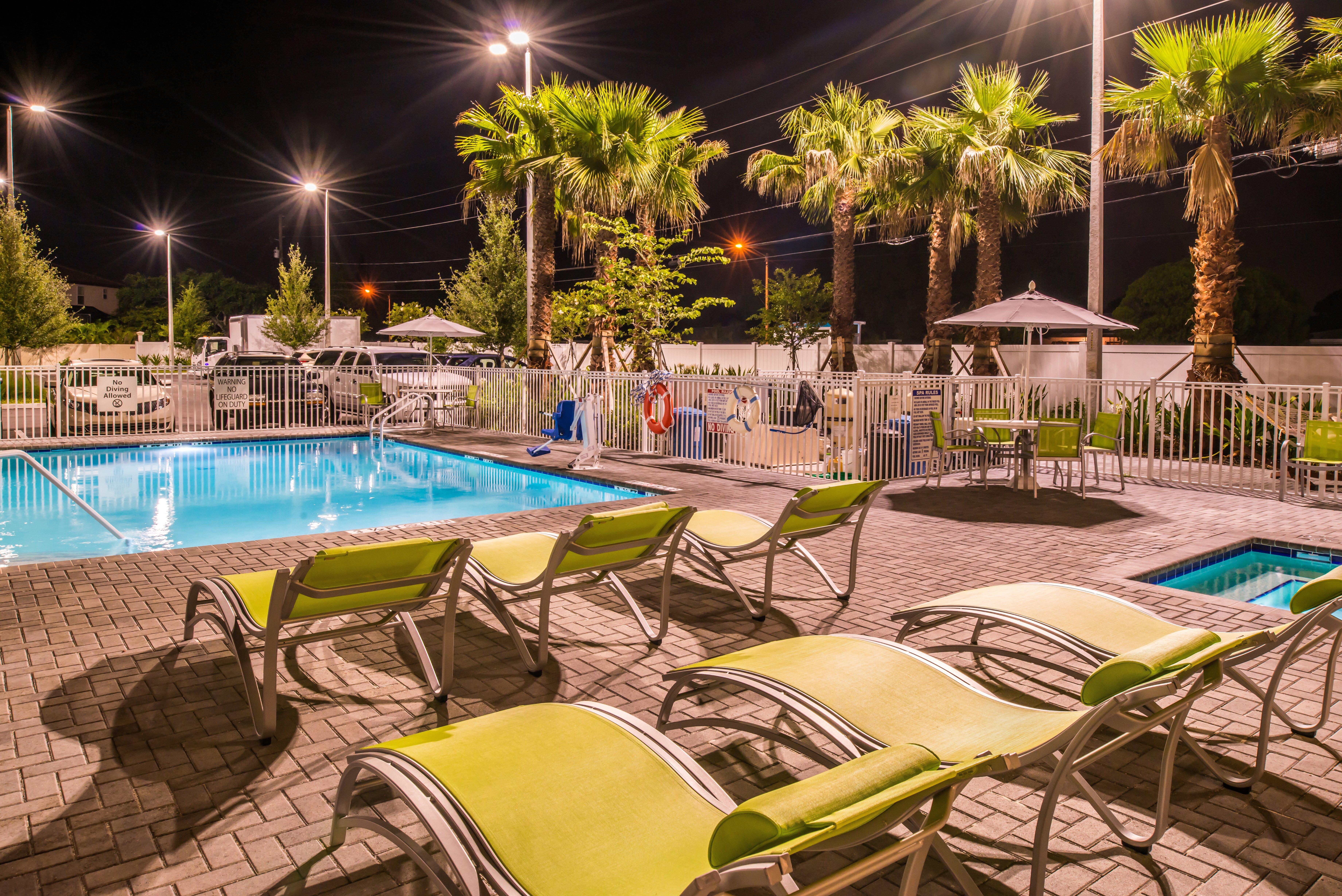 Holiday Inn Express & Suites - St. Petersburg - Madeira Beach By Ihg Kültér fotó