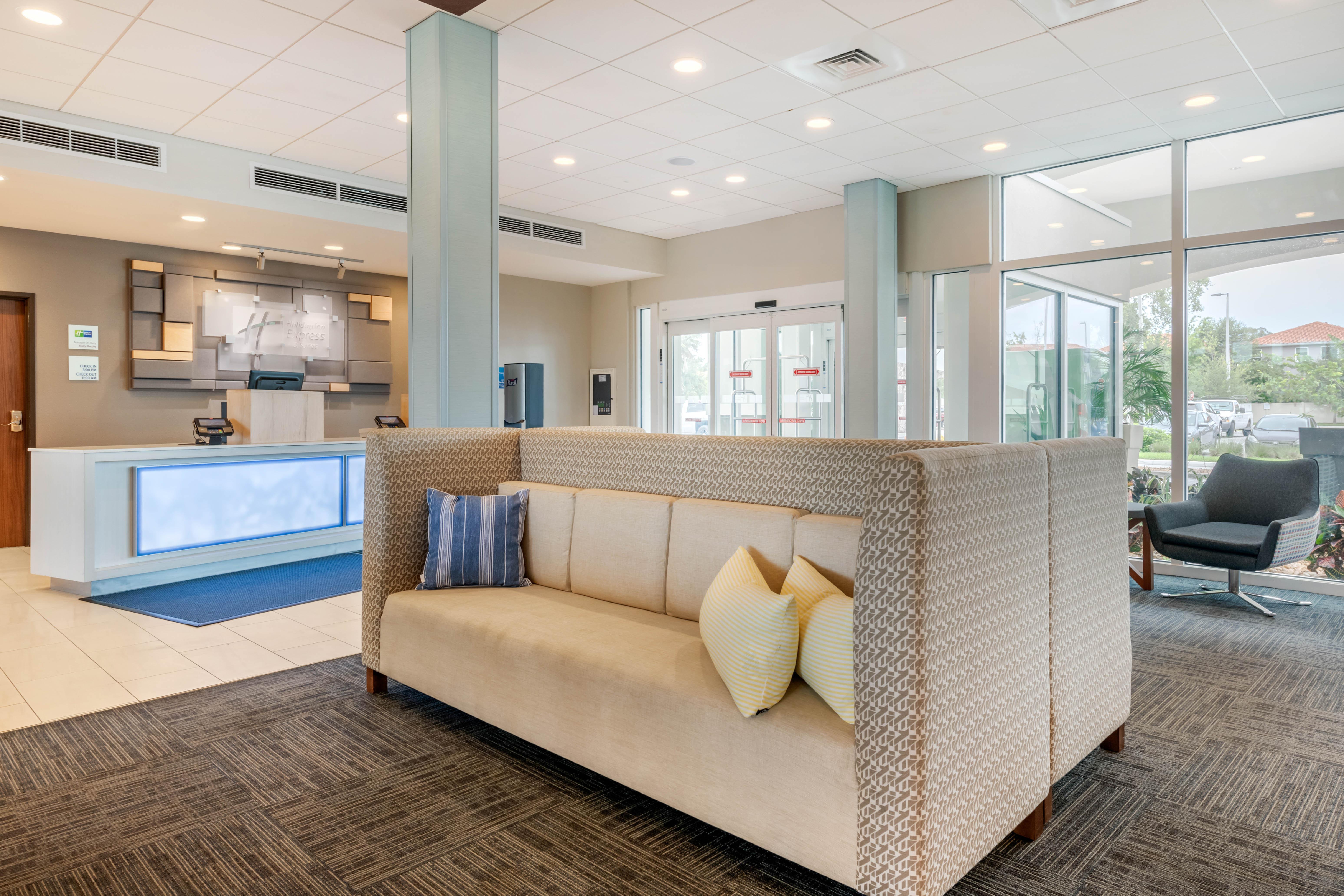 Holiday Inn Express & Suites - St. Petersburg - Madeira Beach By Ihg Kültér fotó