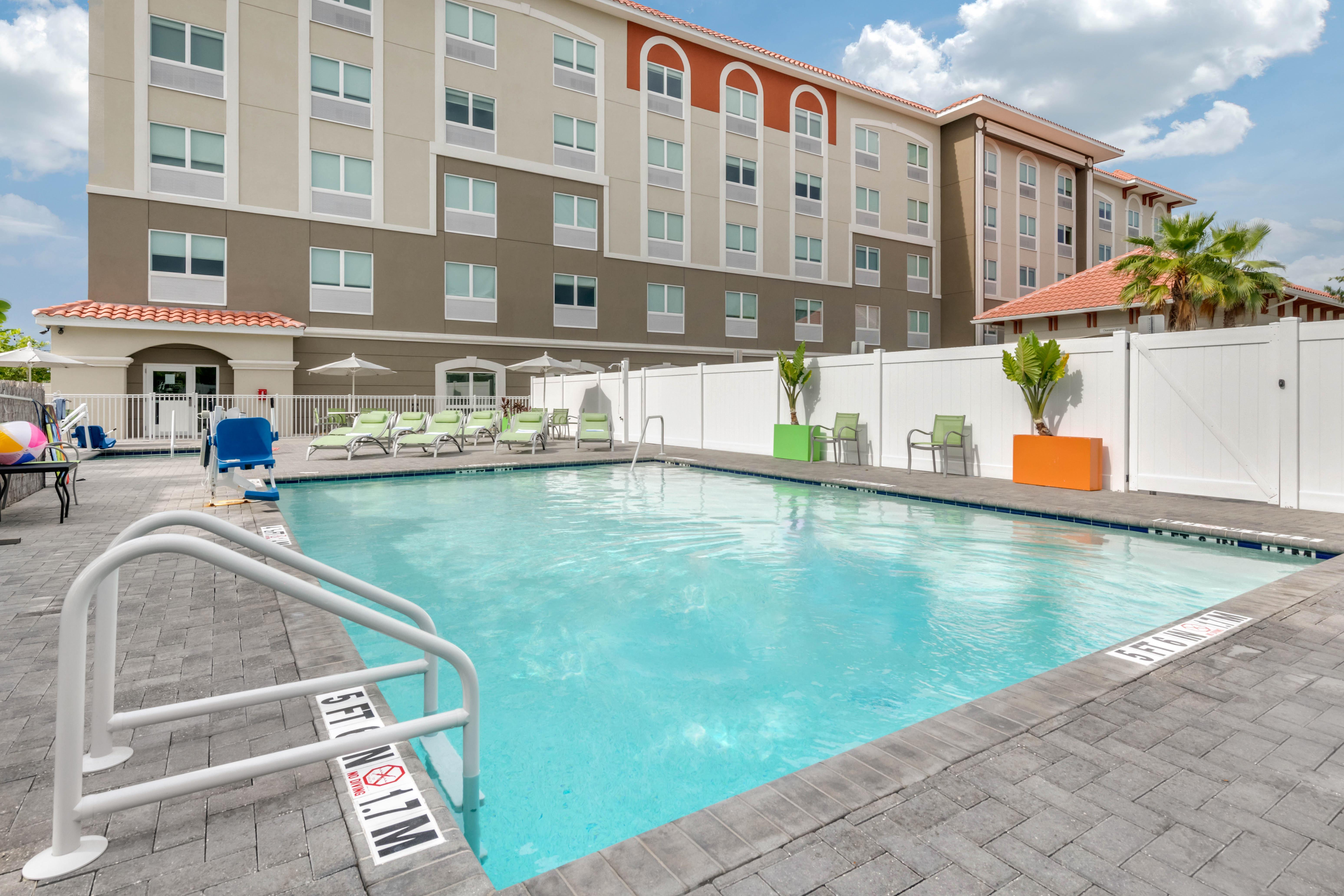 Holiday Inn Express & Suites - St. Petersburg - Madeira Beach By Ihg Kültér fotó
