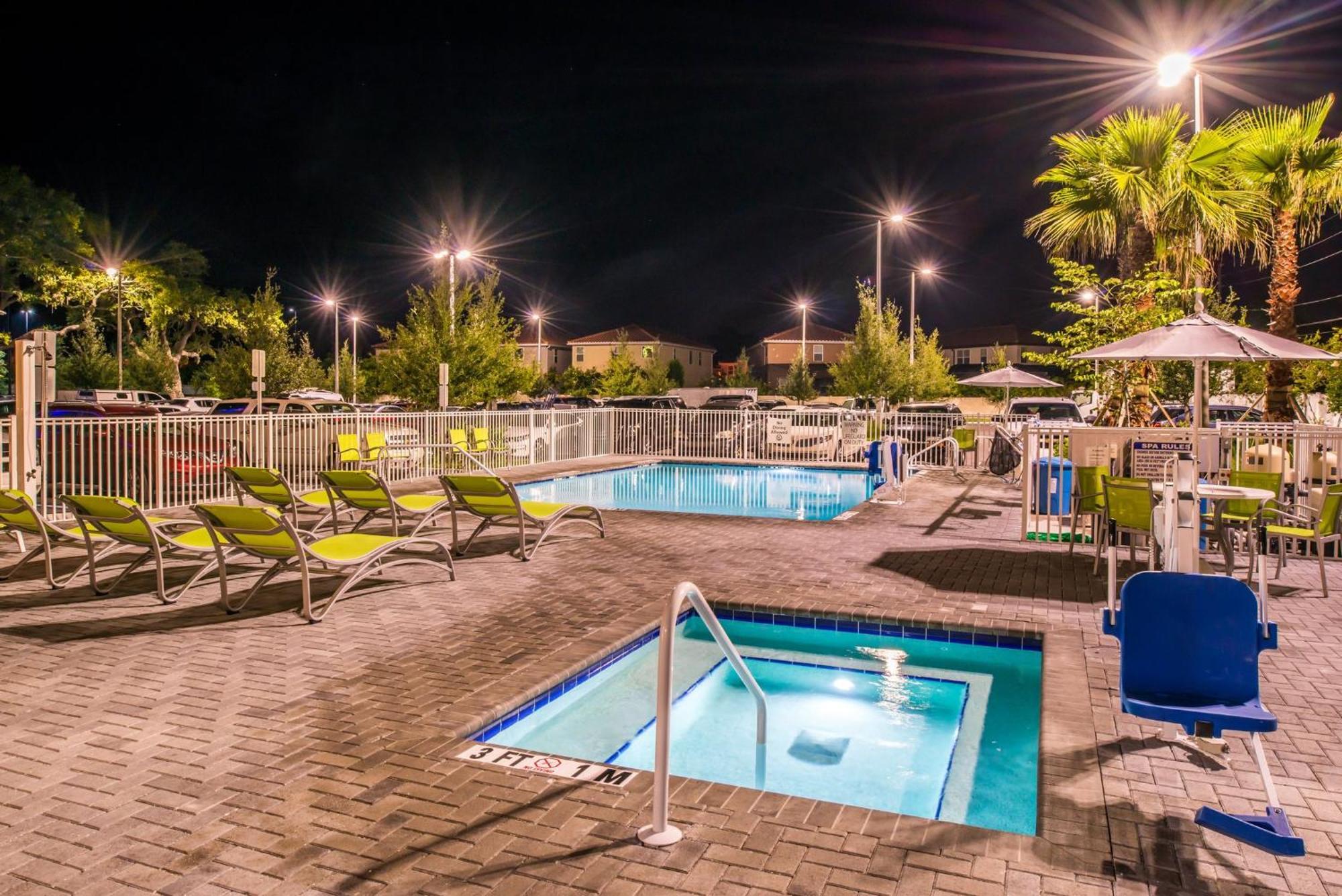 Holiday Inn Express & Suites - St. Petersburg - Madeira Beach By Ihg Kültér fotó